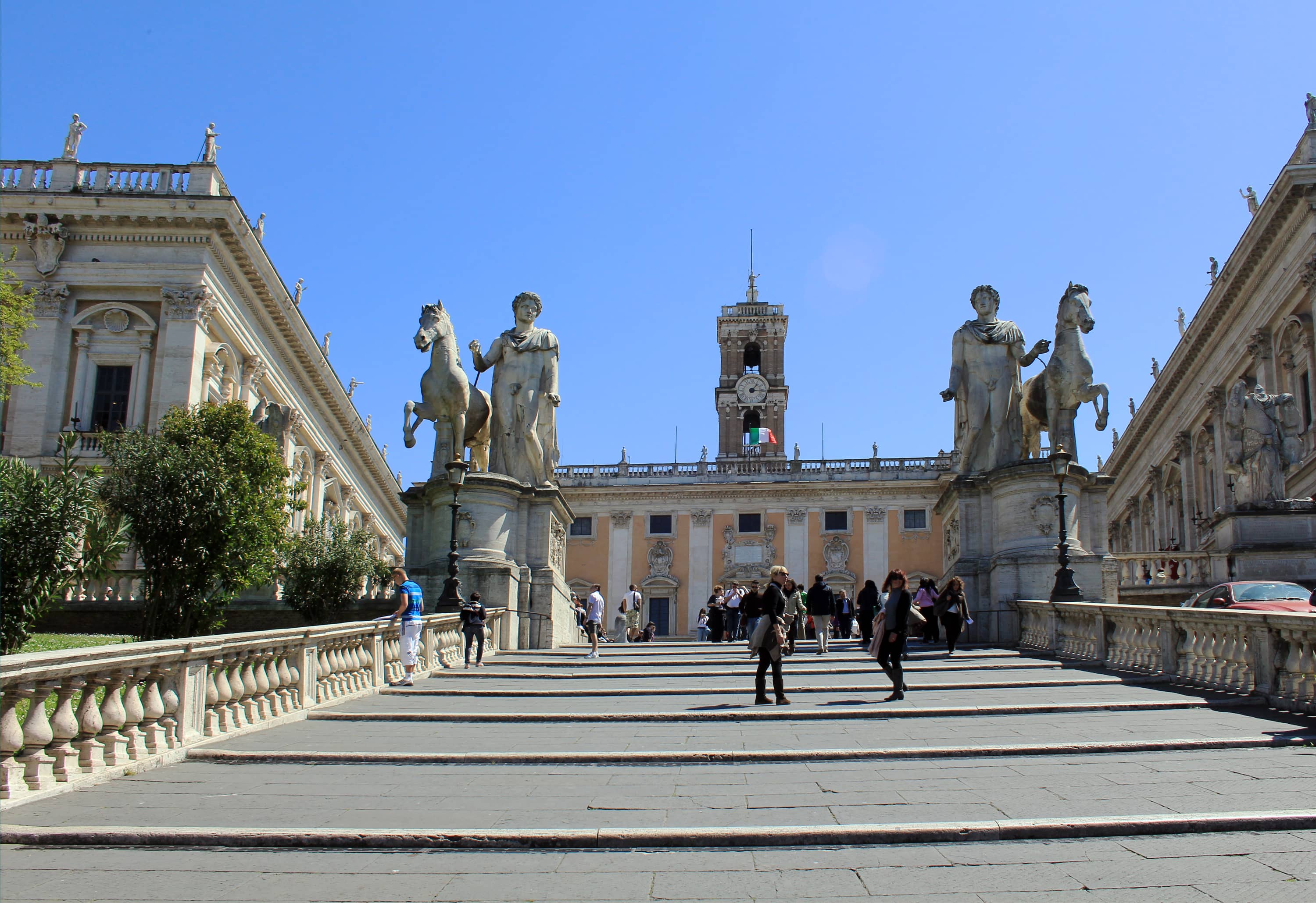 Capitoline Hill Access