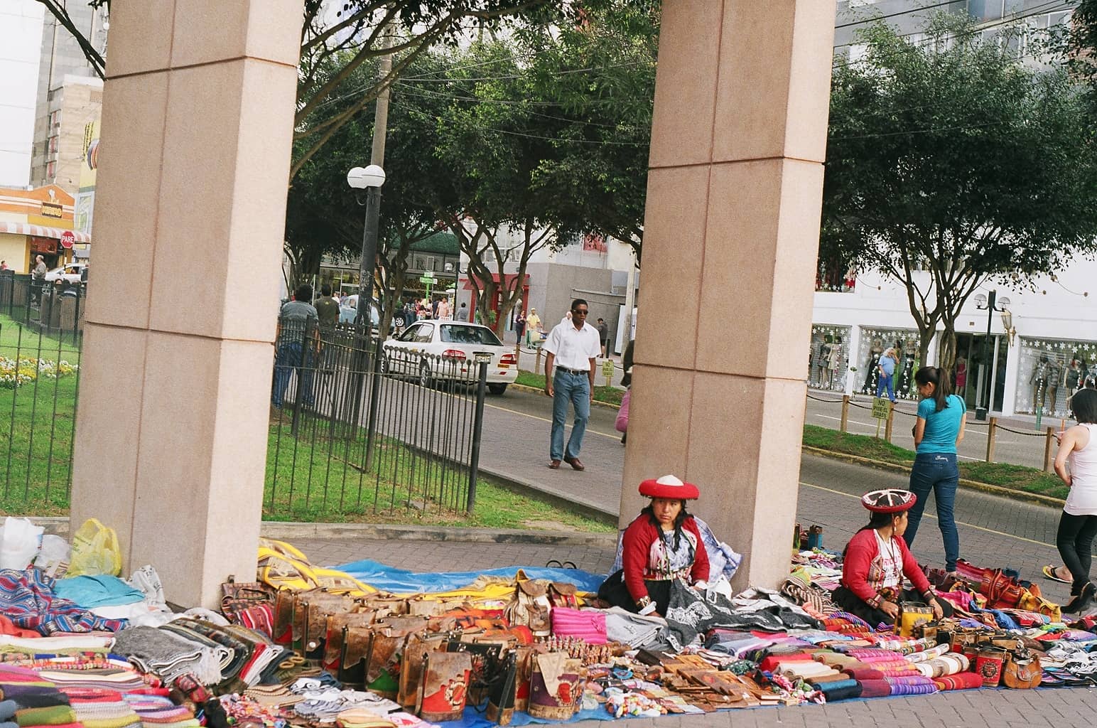 Street Artists & Vendors