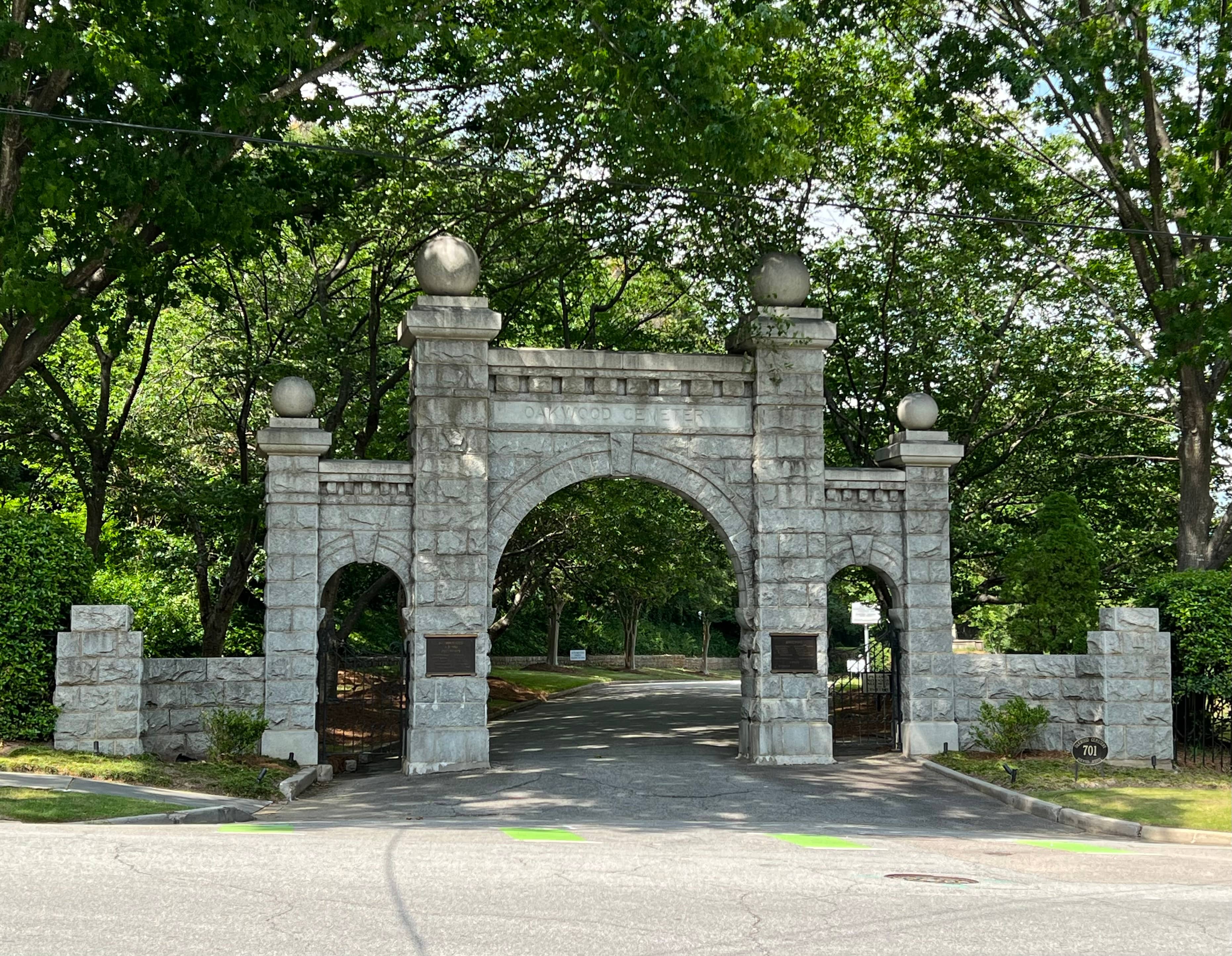Historic Oakwood Cemetery