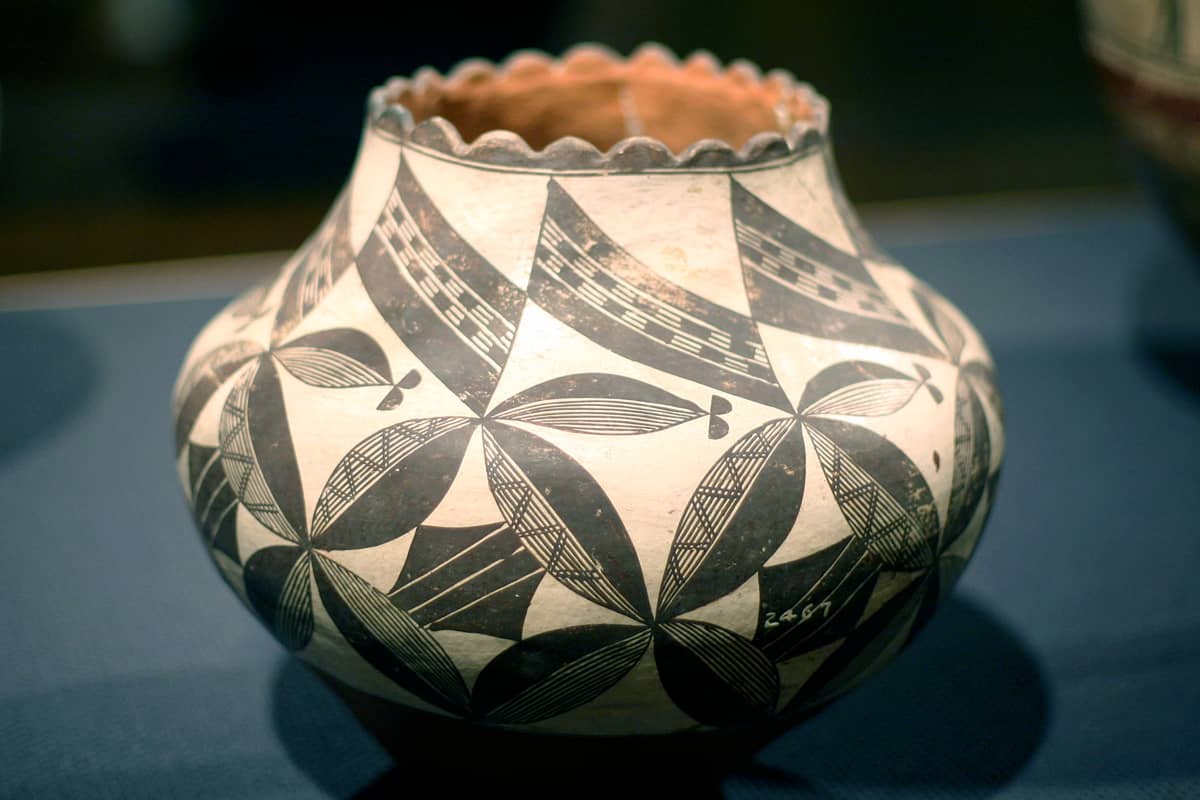 Native American Art & Artifacts
