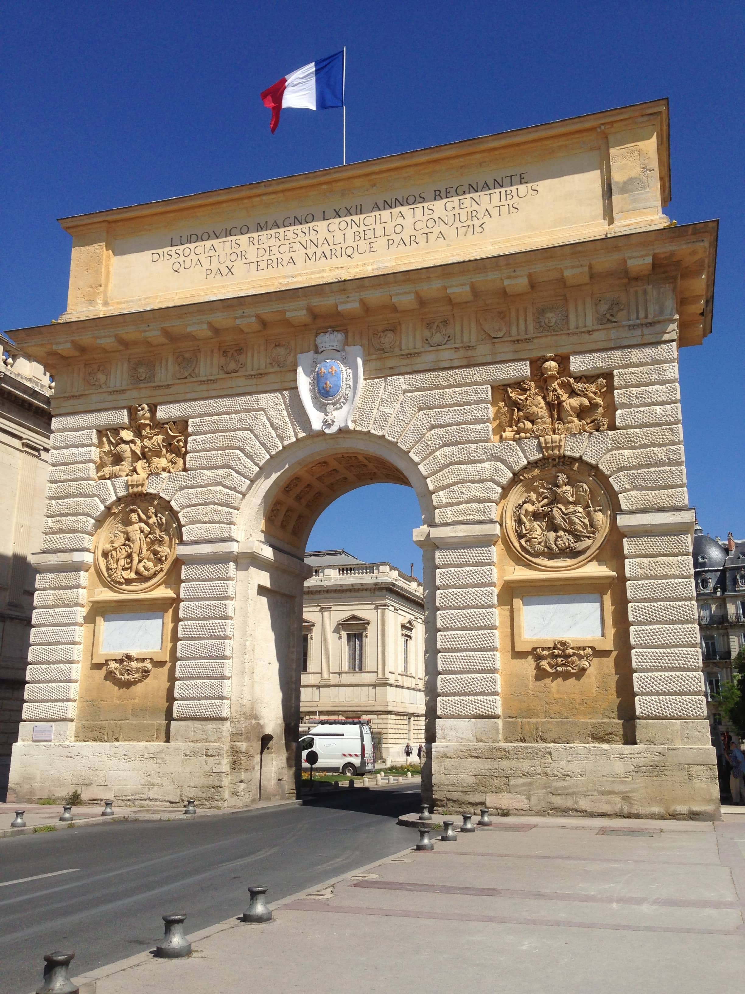 Promenade du Peyrou Connection