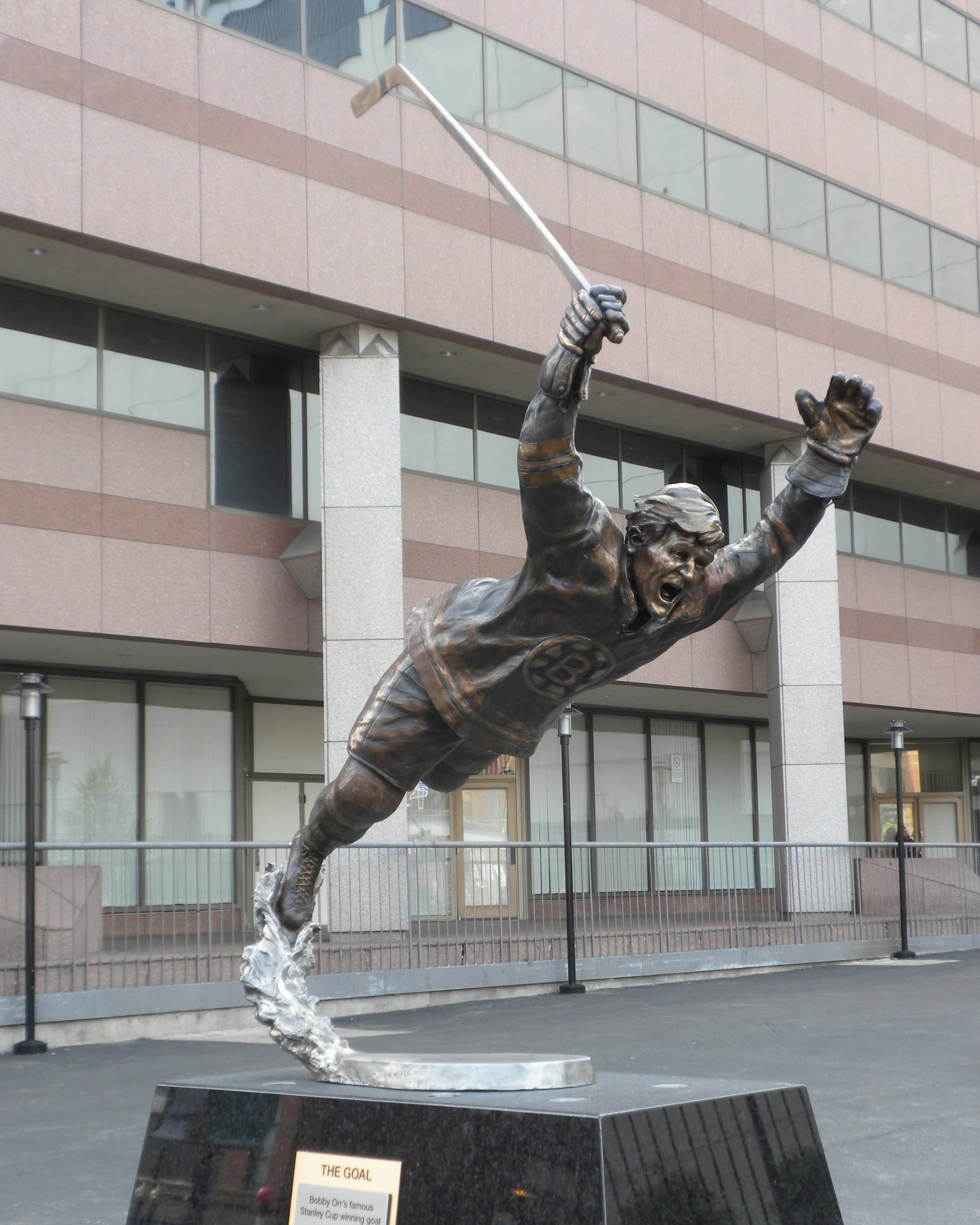 Bobby Orr Statue