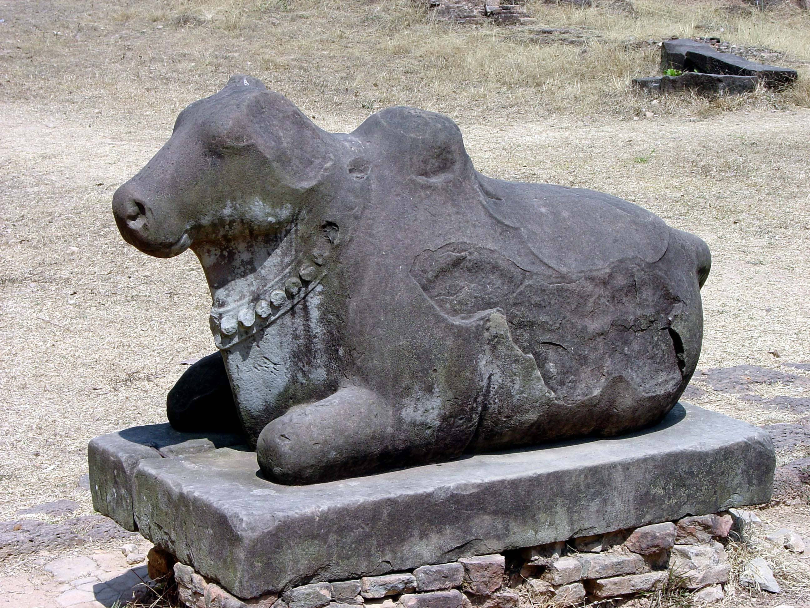 Nandi Statues