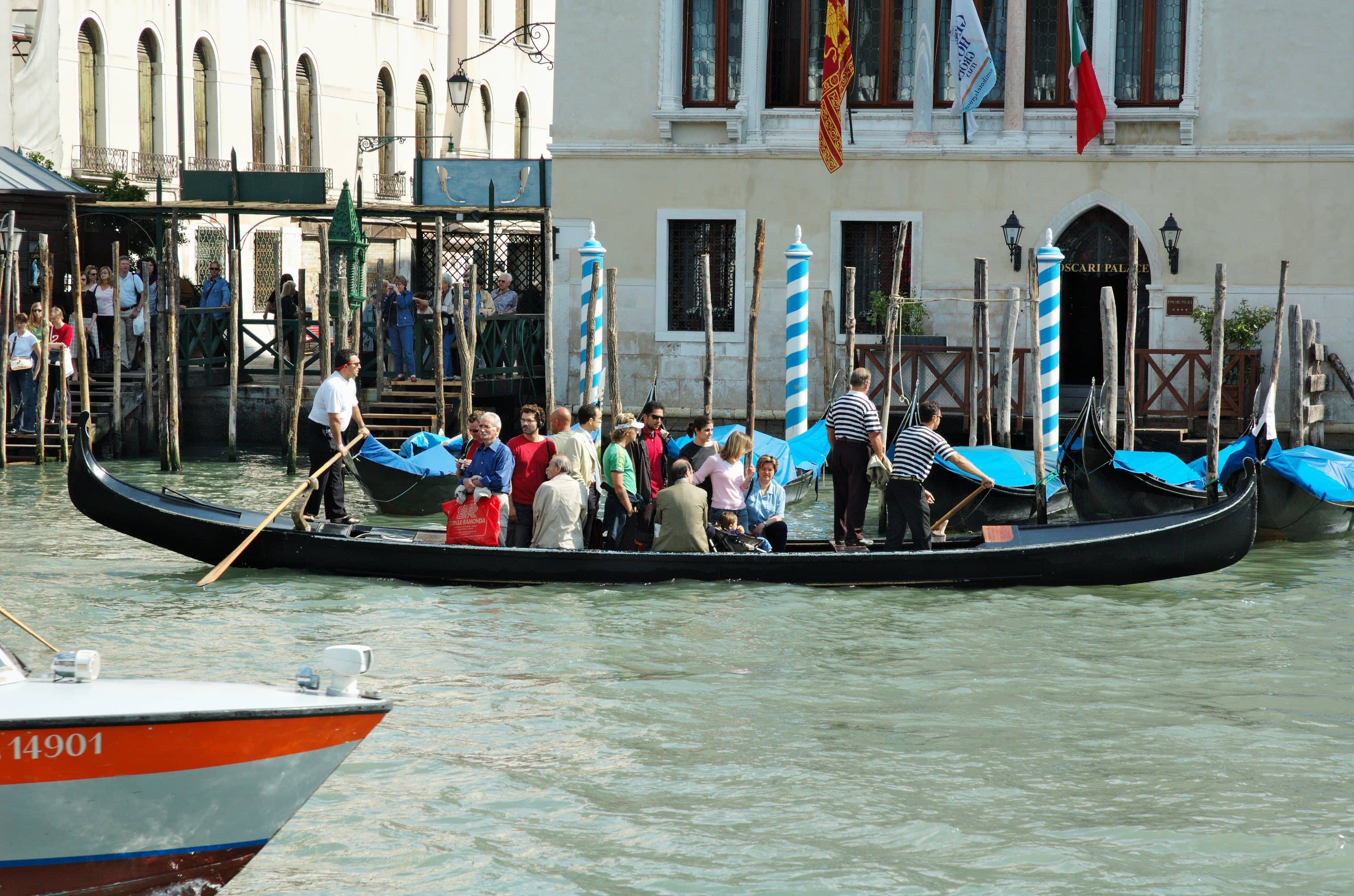 Traghetto Gondola Crossing