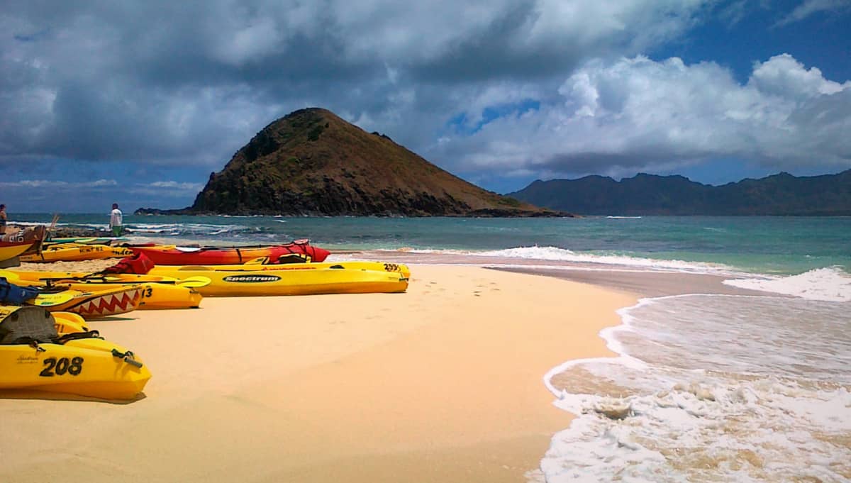 Kayaking to Mokulua Islands