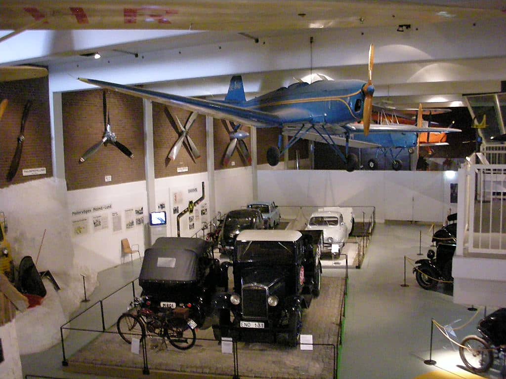 Vintage Cars & Aircraft