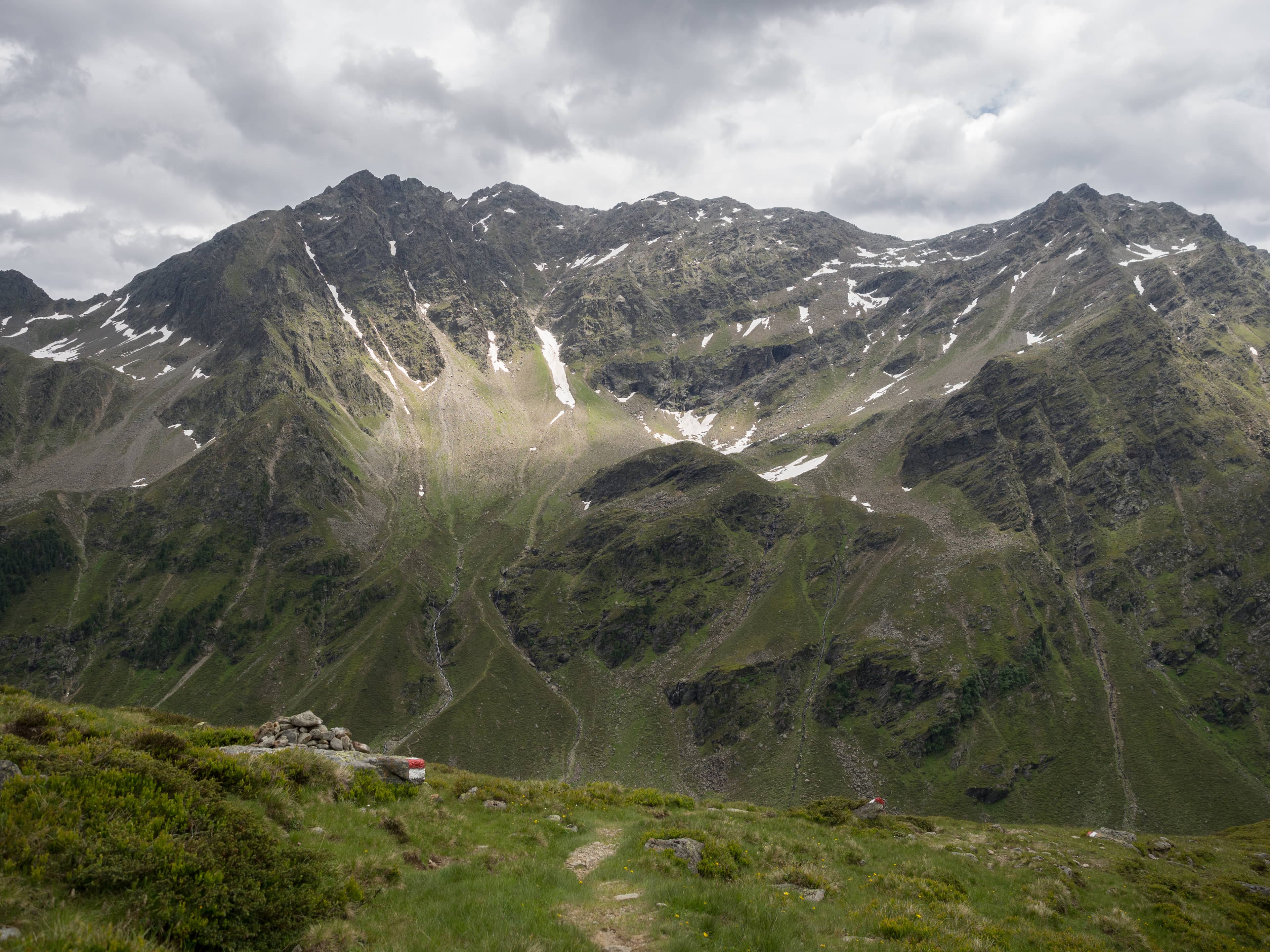 Panoramic Mountain Views