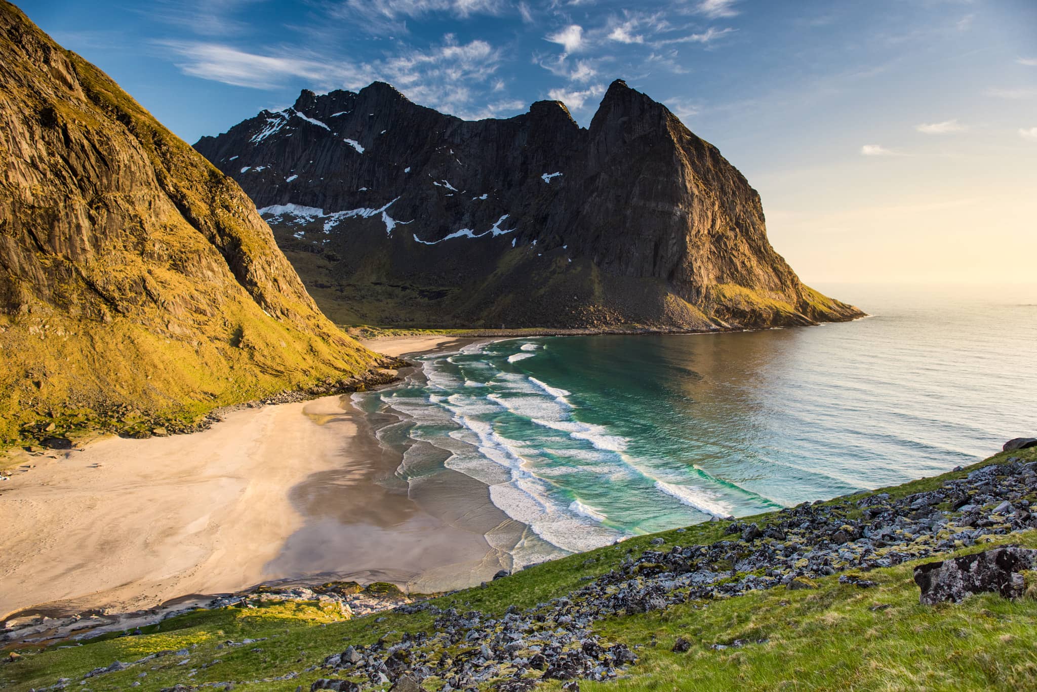 Kvalvika Beach Descent