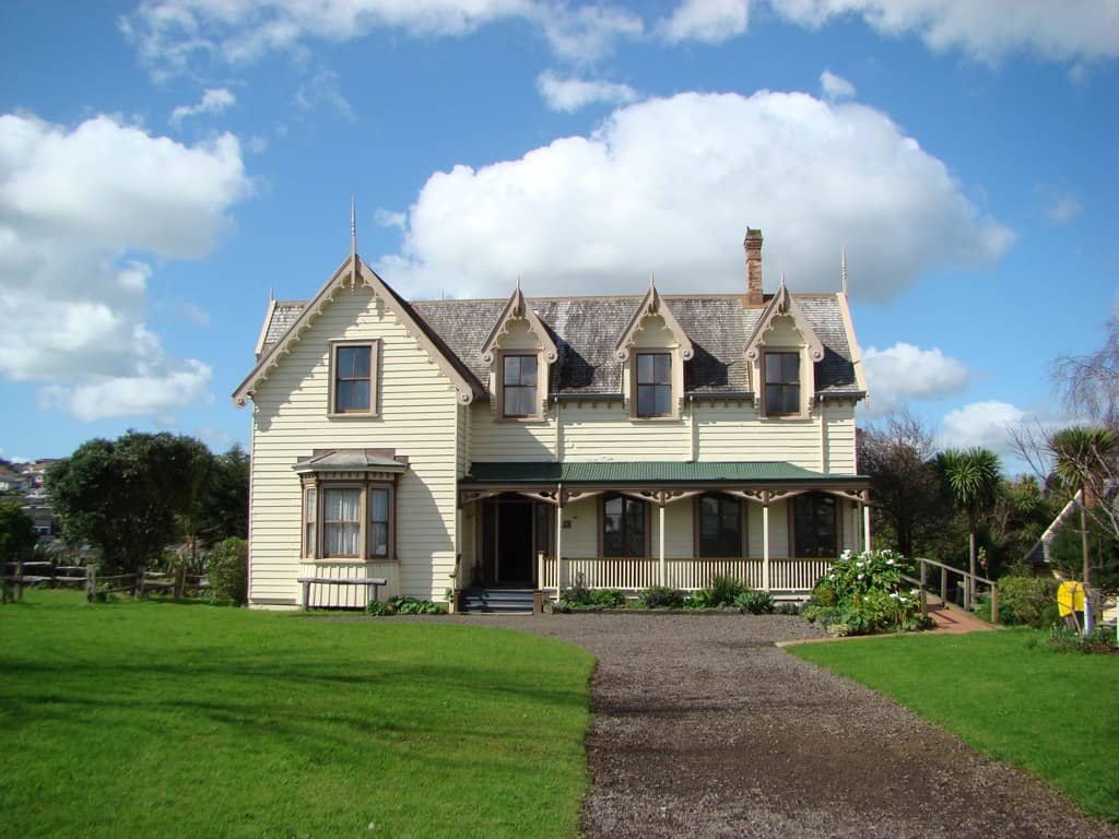 Colonial Buildings