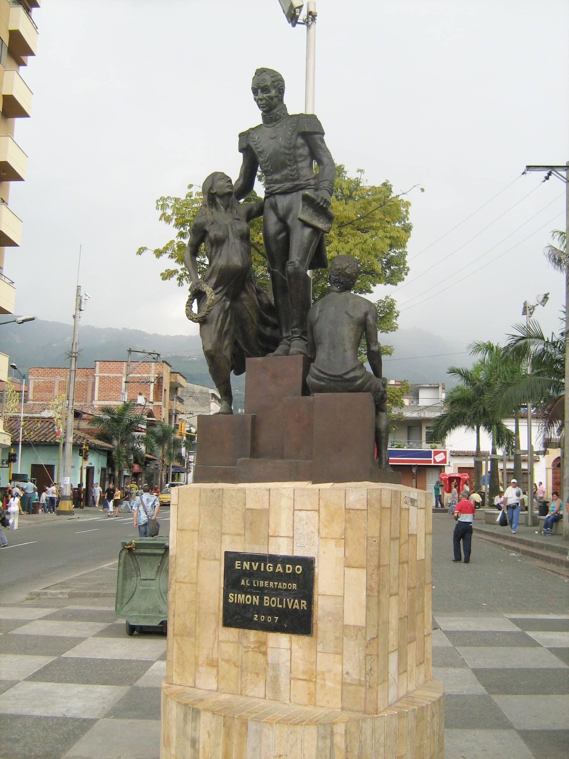 Simón Bolívar Statue