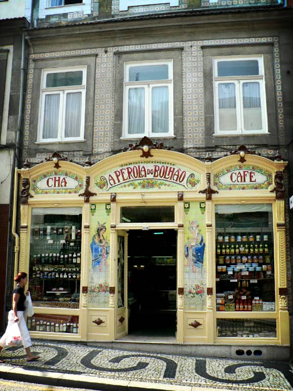 Charming Boutiques & Cafes