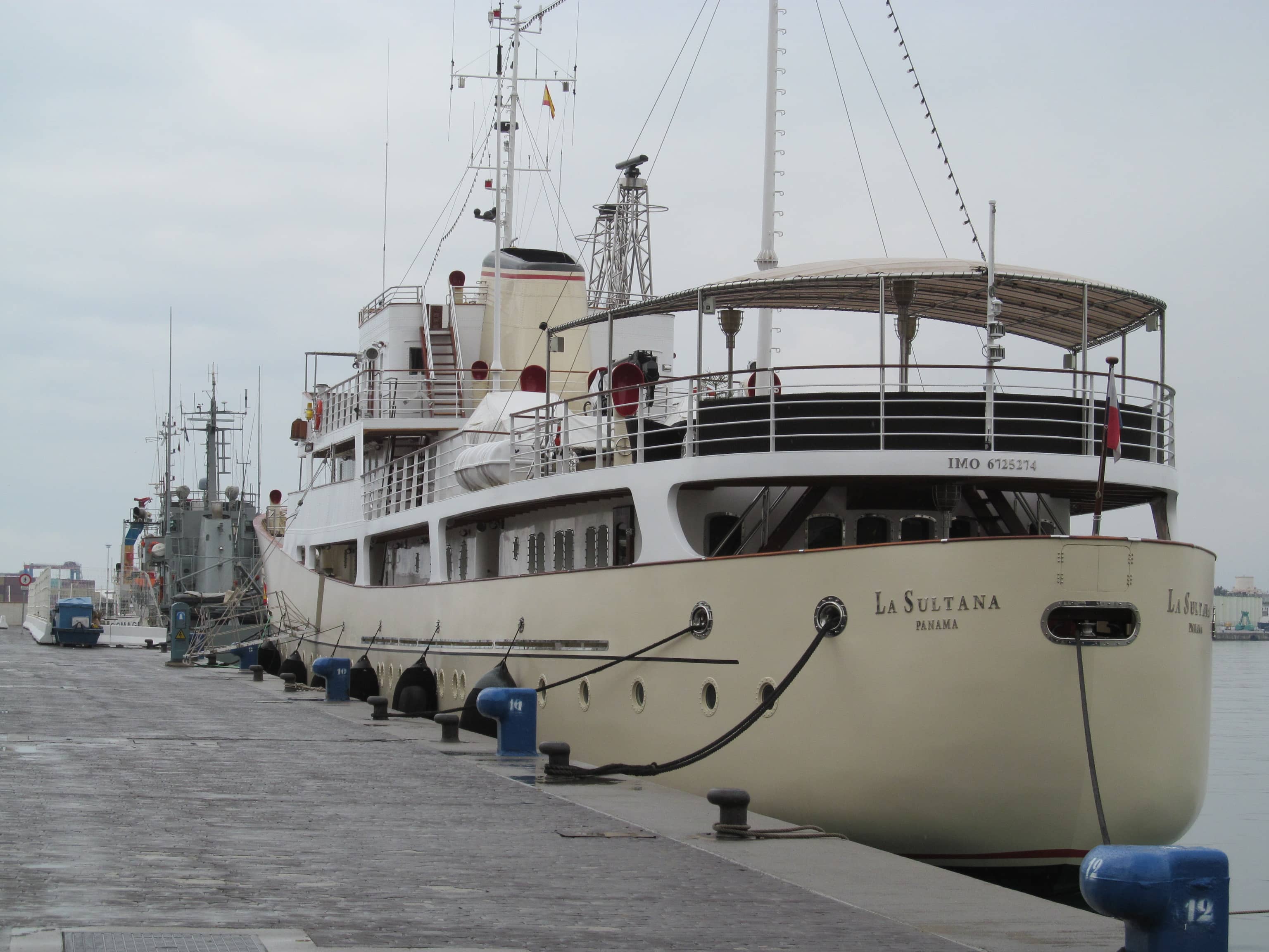Luxury Yachts and Cruise Ships
