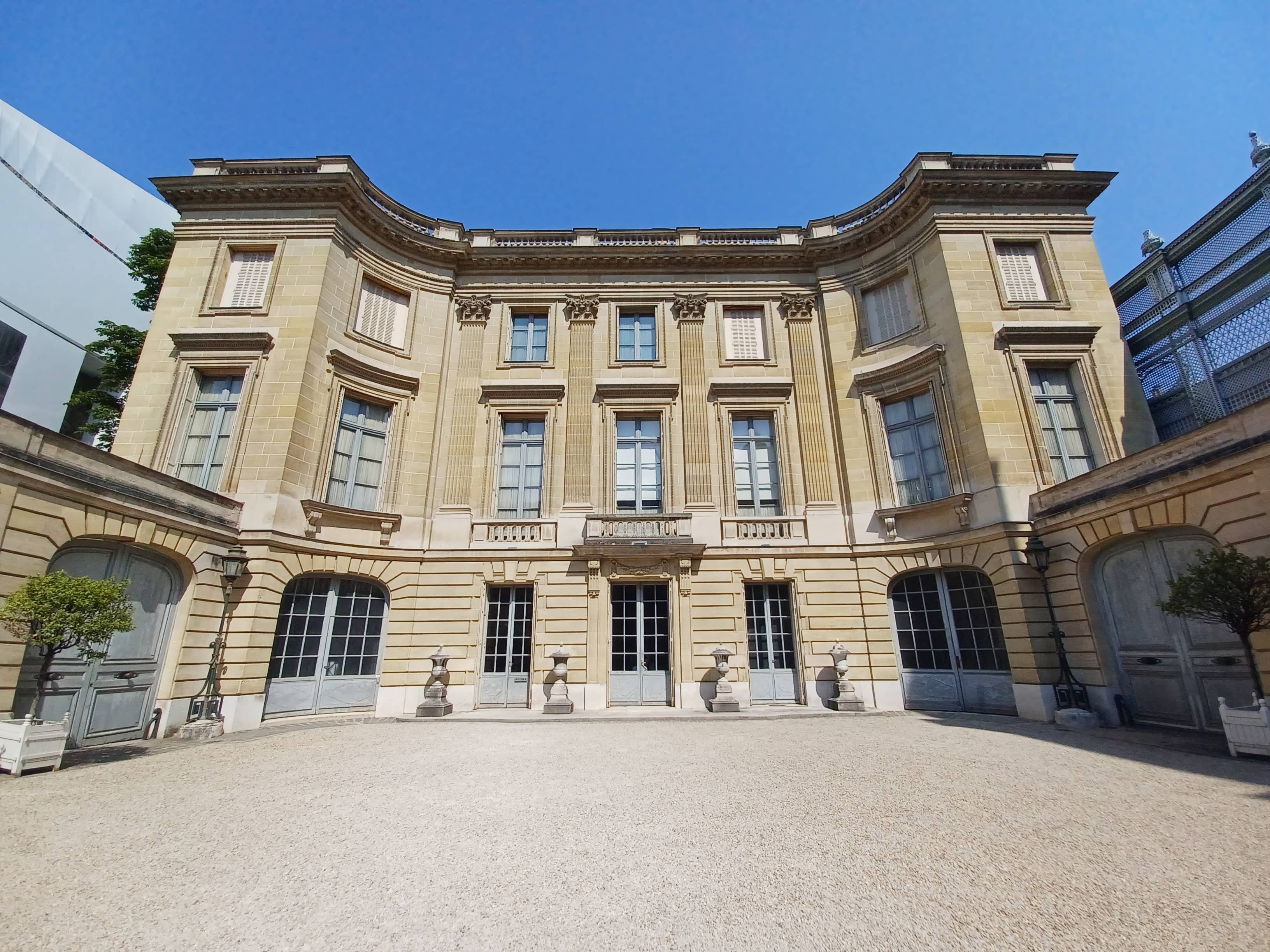 Belle Époque Mansion Architecture