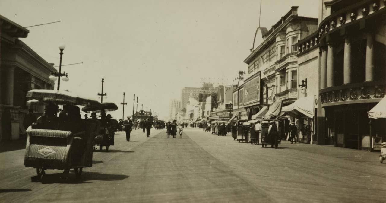 Historic Boardwalk Stroll