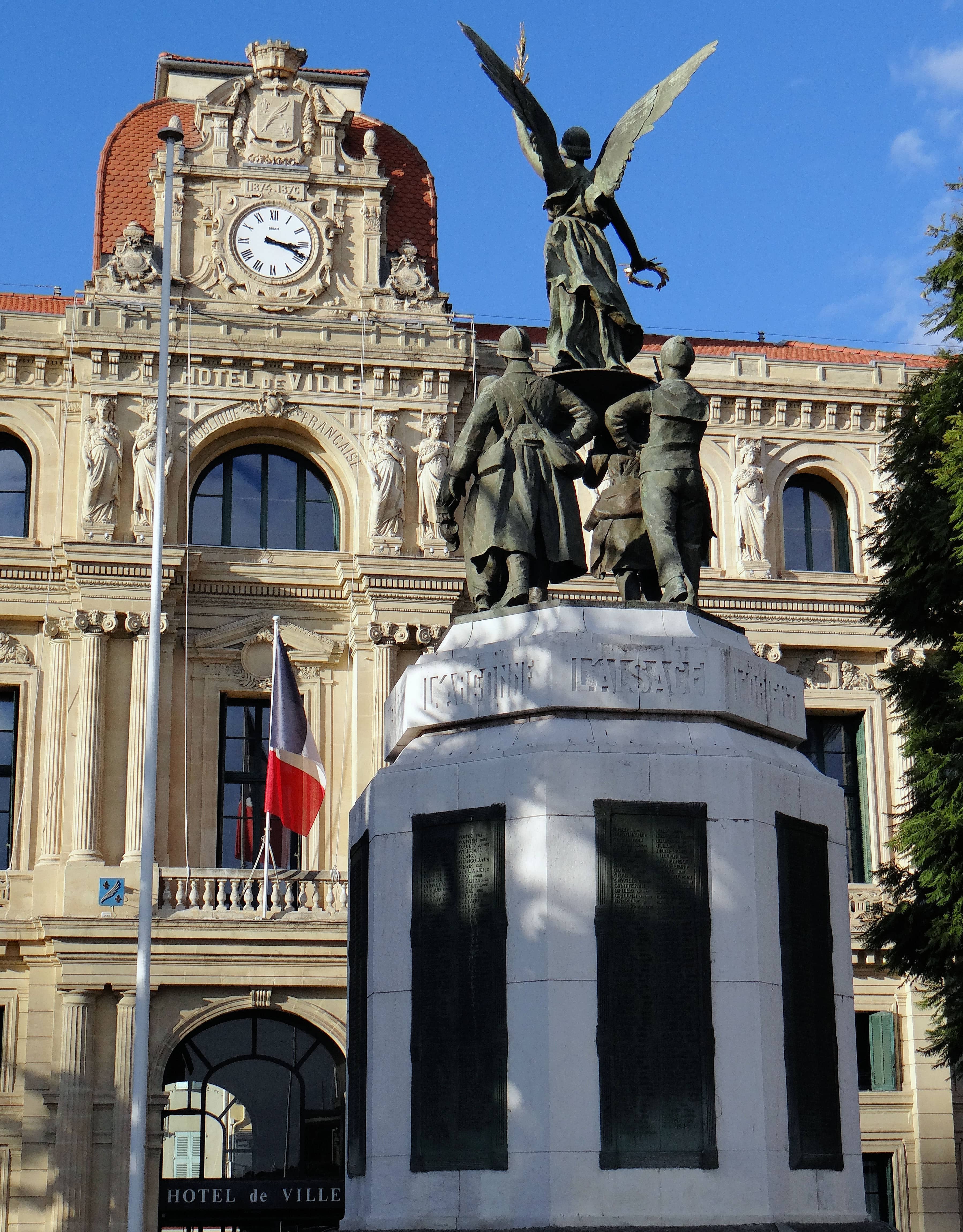Sculptures Outside