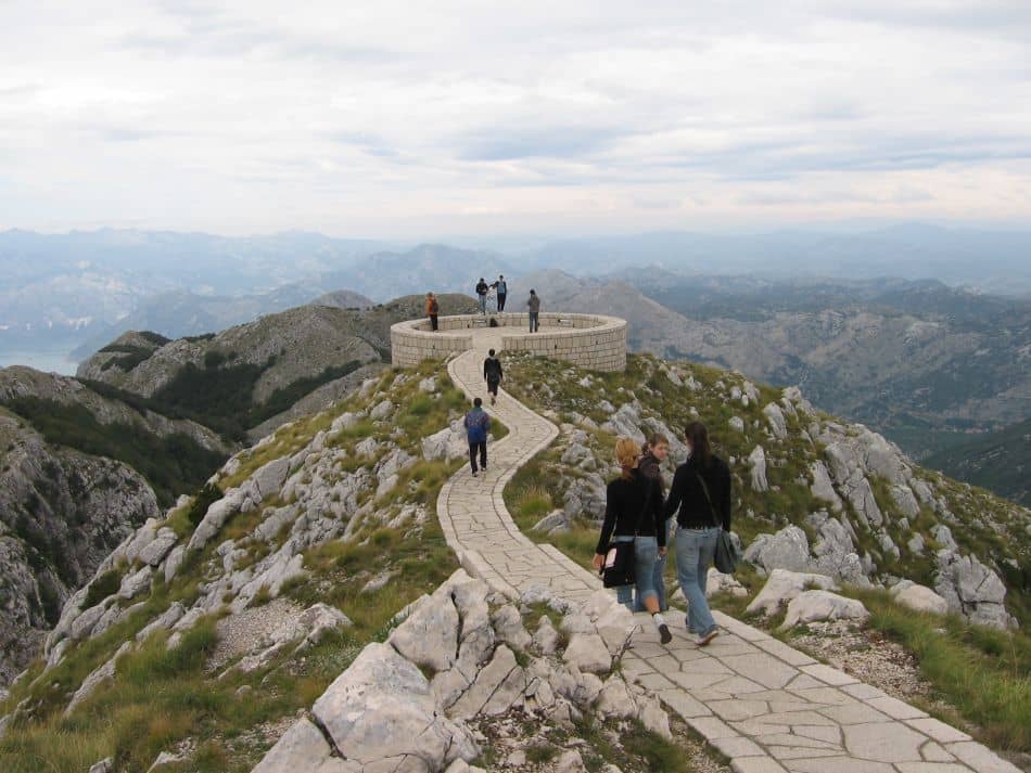 Panoramic Mountain Views