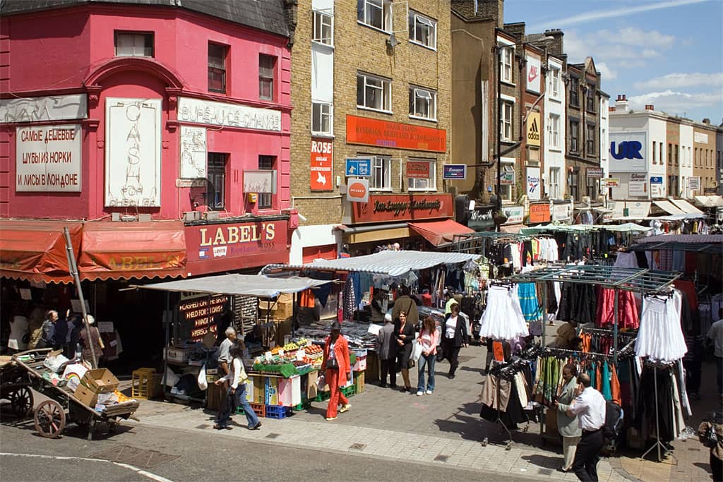 Local Markets & Eateries
