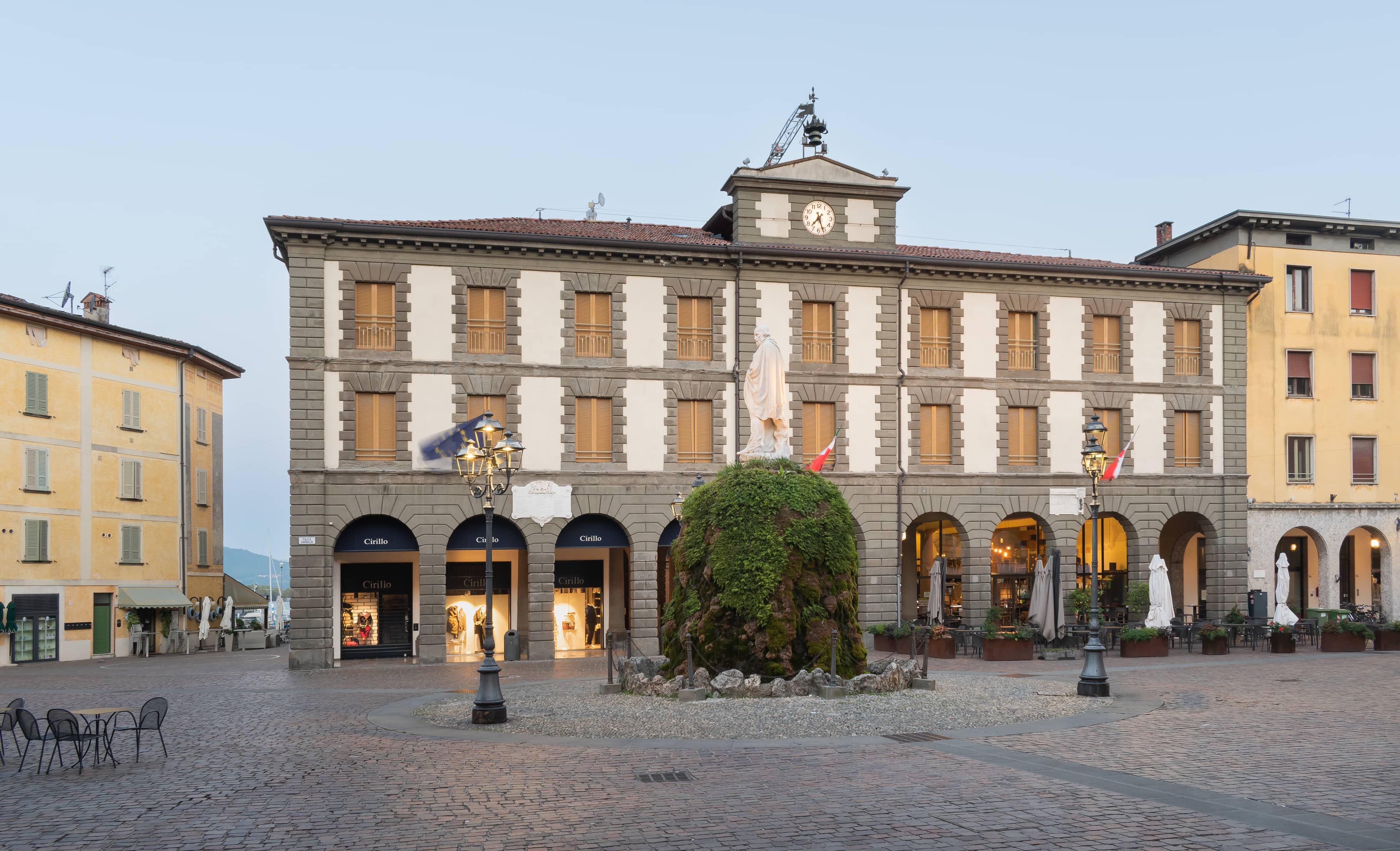 Iseo Town Exploration