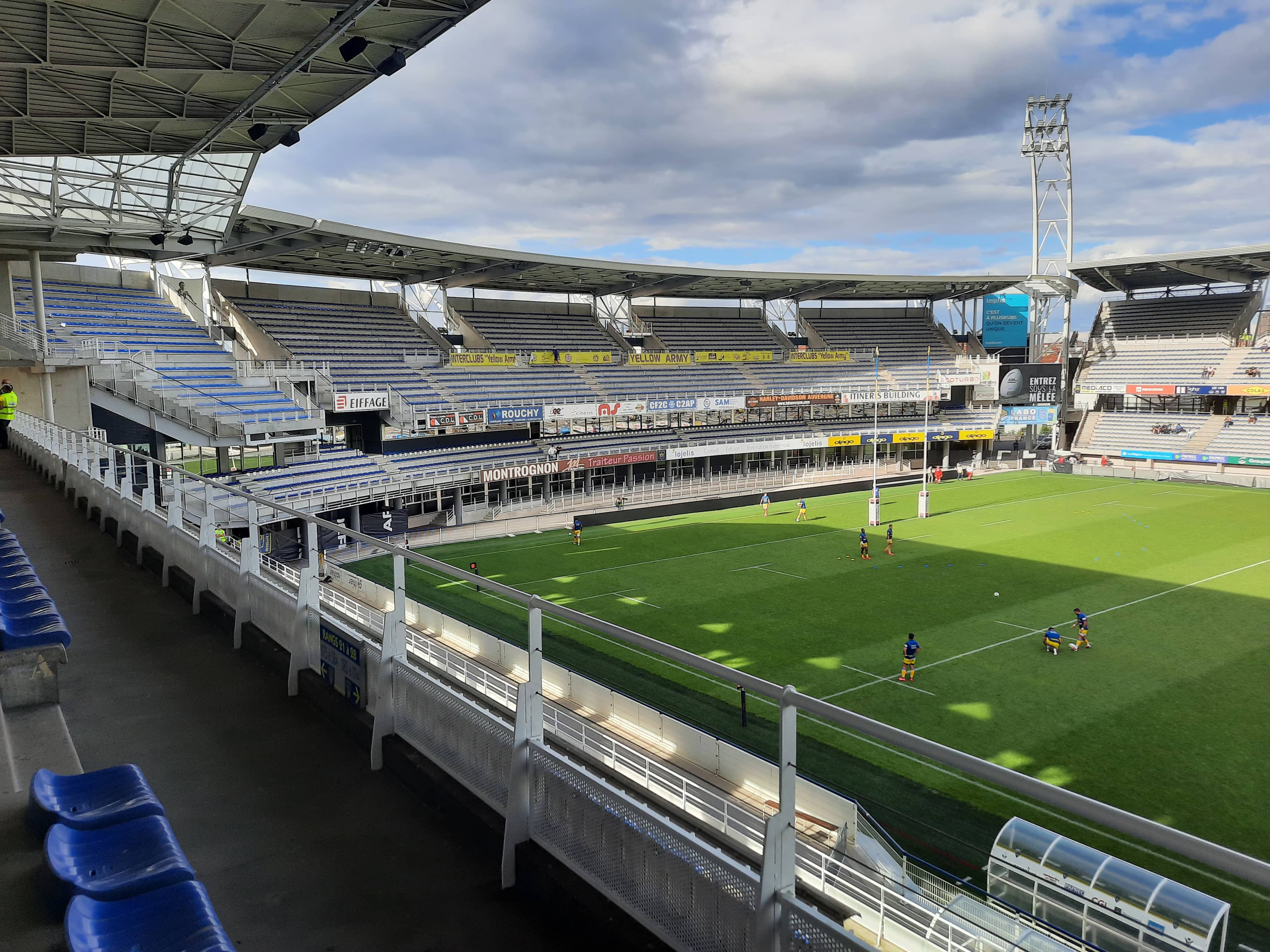 Marcel-Michelin Stadium Atmosphere