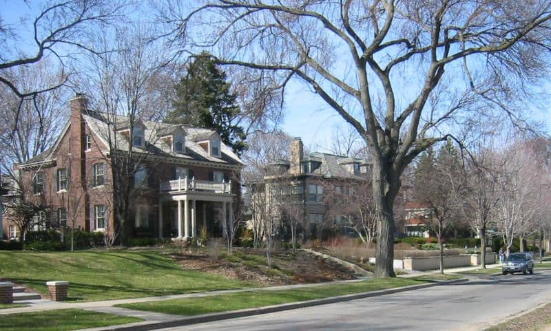 Lowry Hill Neighborhood