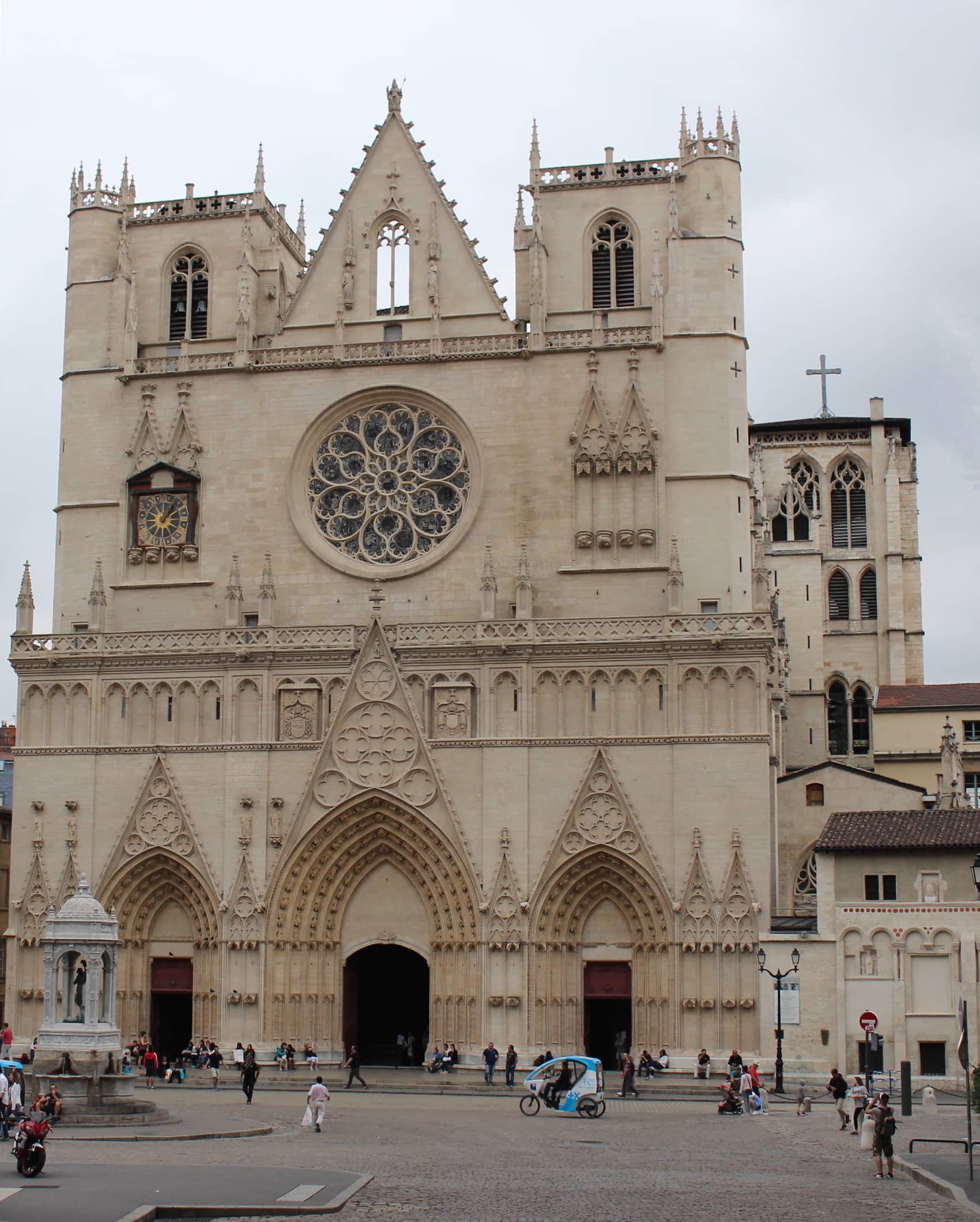 Romanesque & Gothic Architecture