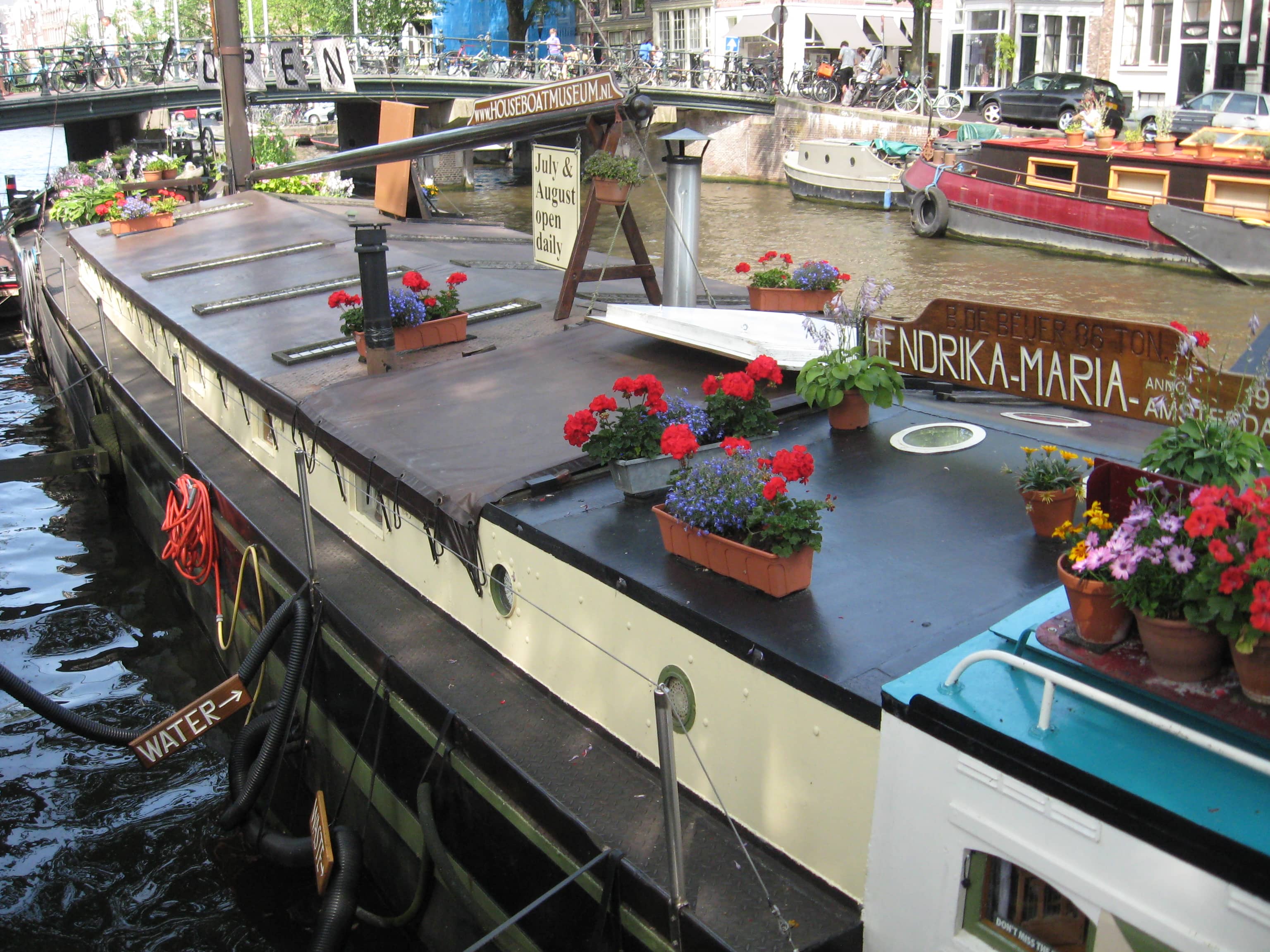 History of Houseboat Living