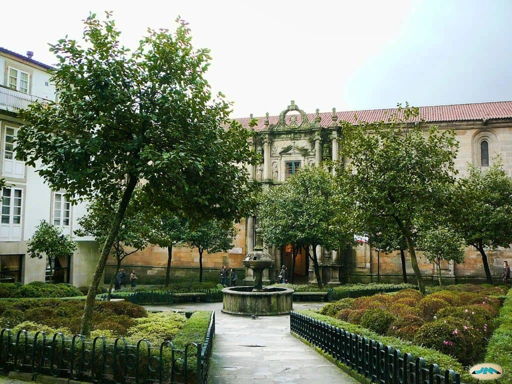 Plaza Ambiance