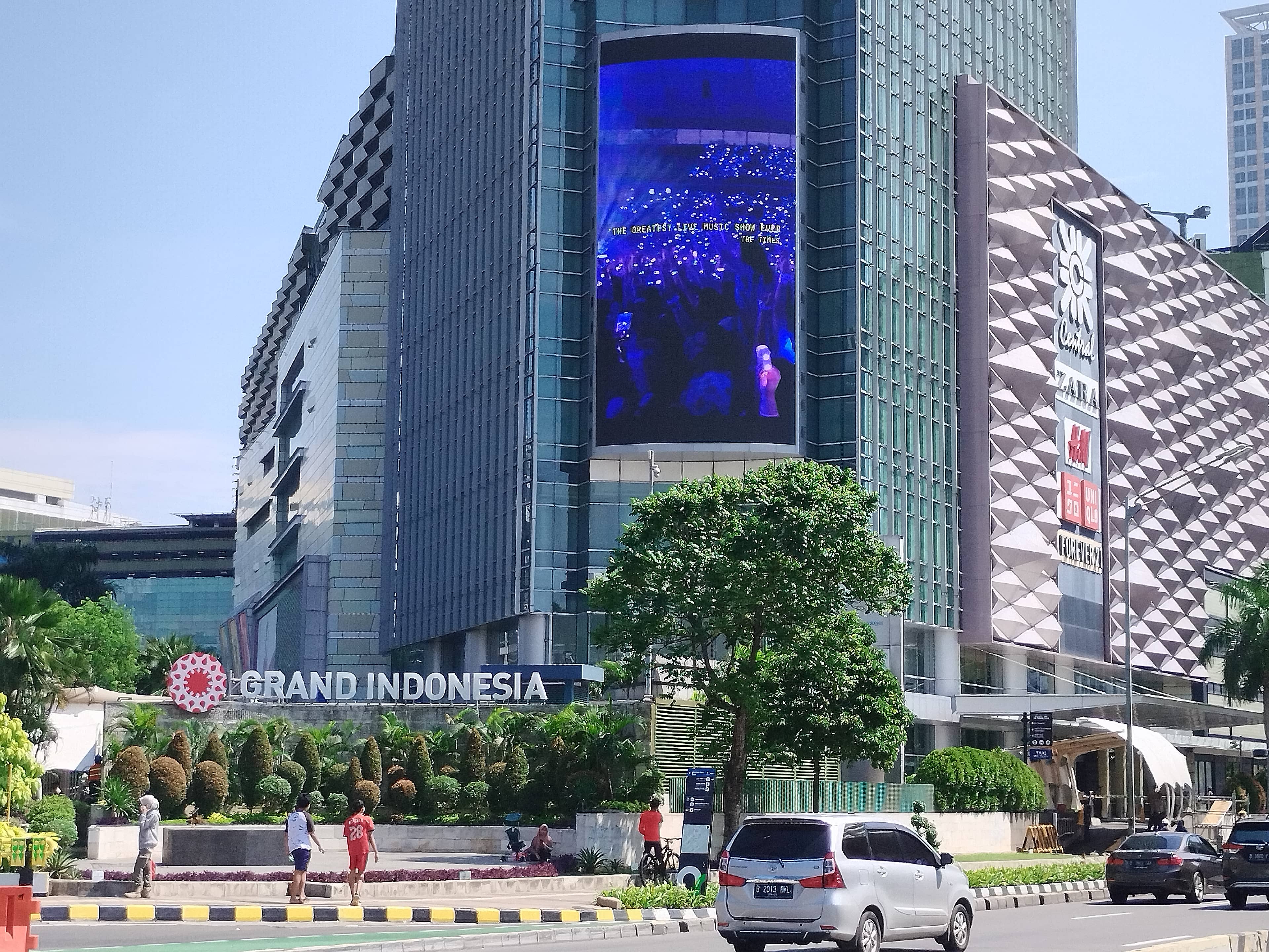 Nearby Luxury Malls