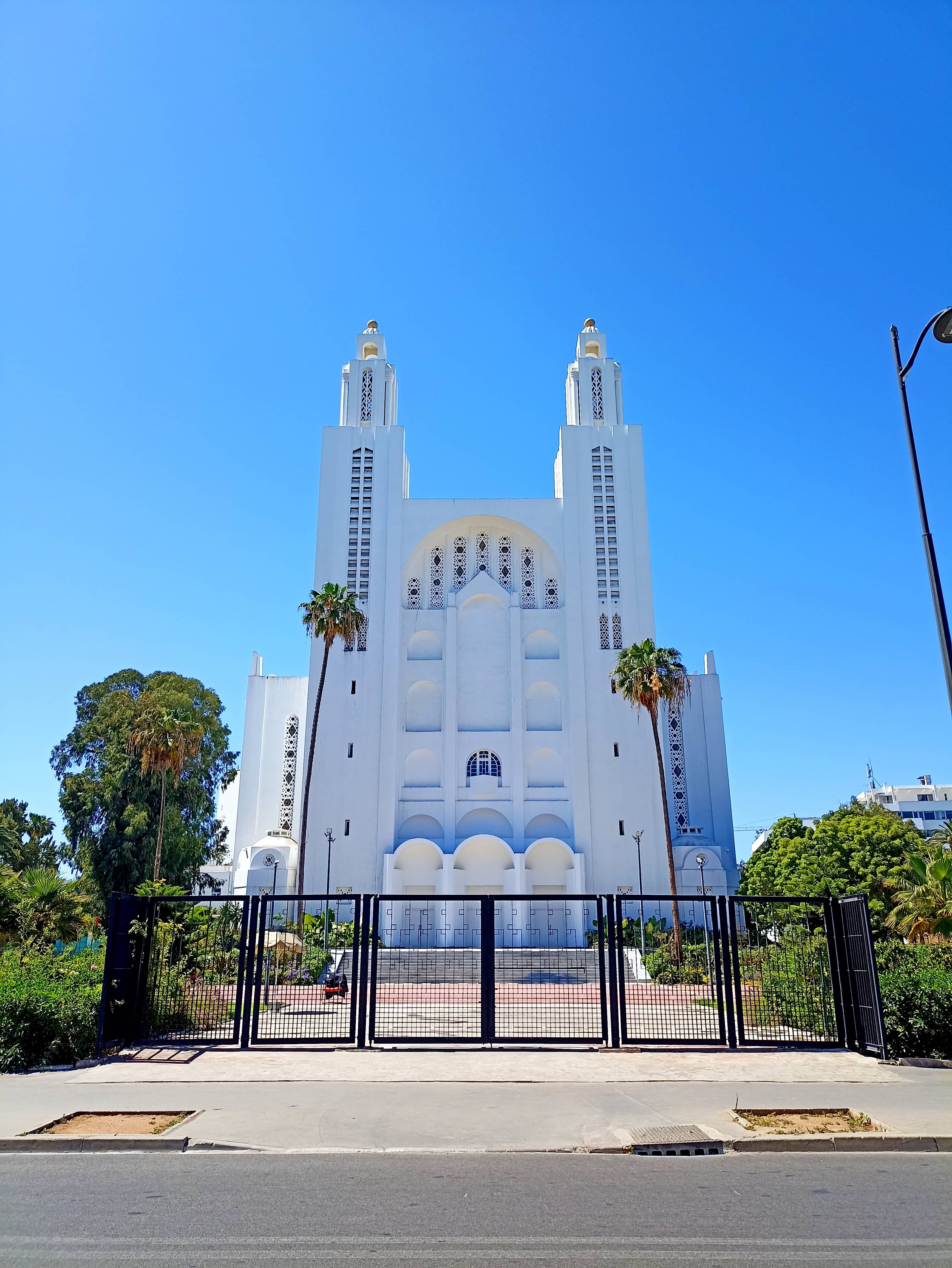 Art Deco & Neo-Gothic Fusion