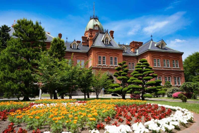 Surrounding Park and Ponds