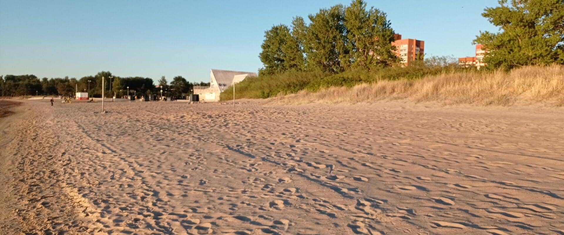 Spacious City Beach