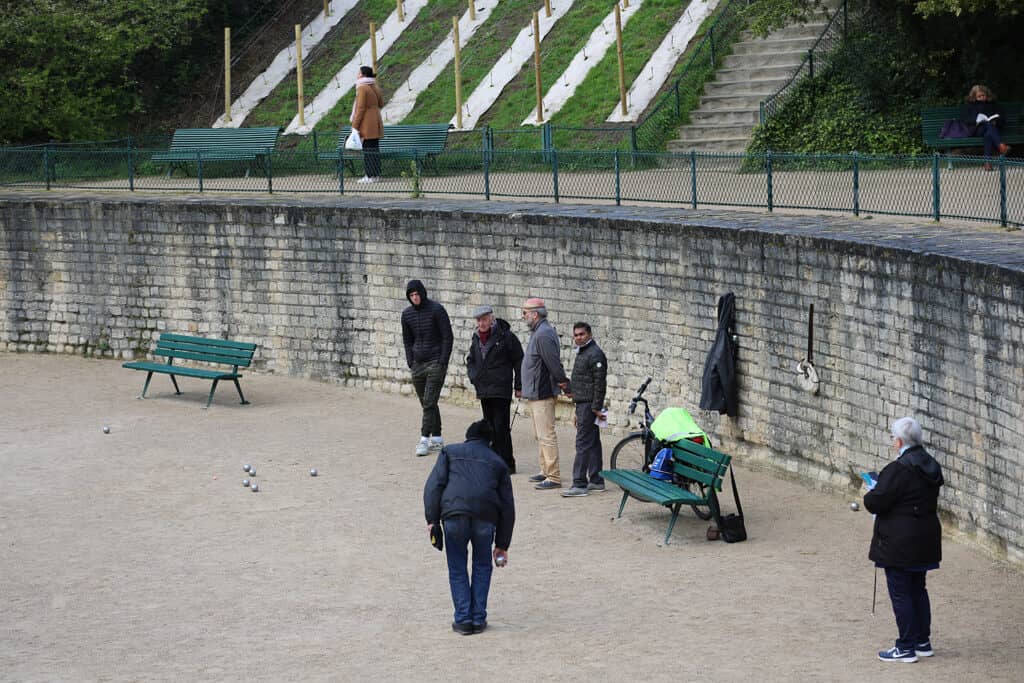Leafy Gardens & Petanque Courts