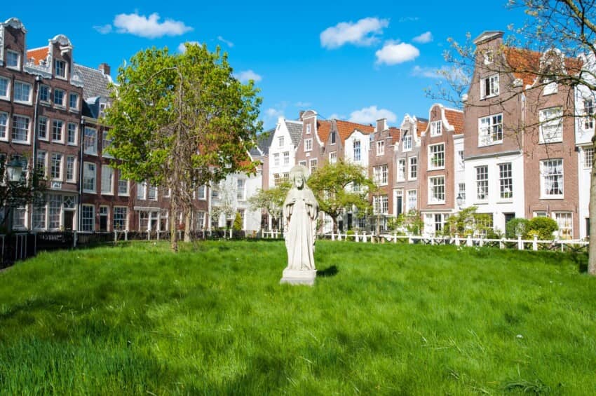 Begijnhof Courtyard