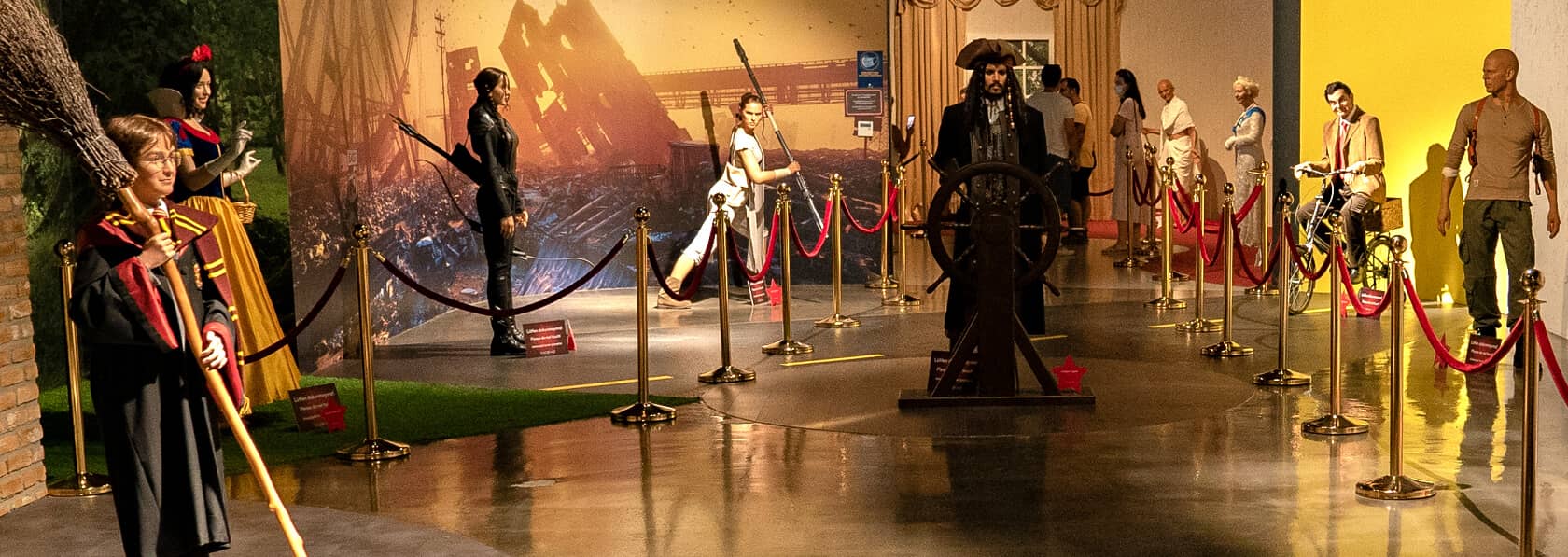 Face2Face Wax Museum
