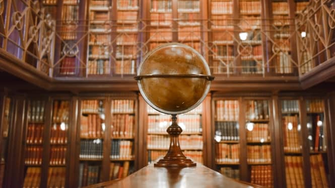 Biblioteca Pública Arús