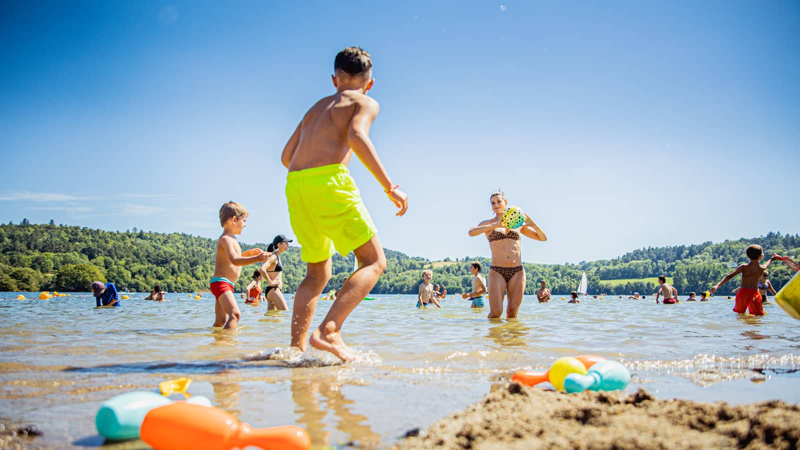 Lakeside Beach & Picnics