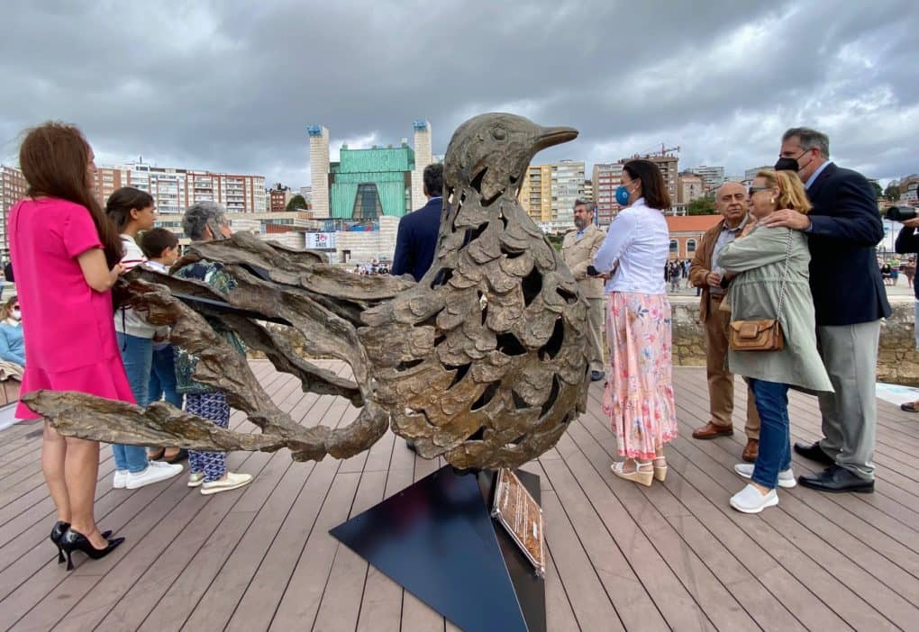 The 'Paloma de la Paz' Sculpture