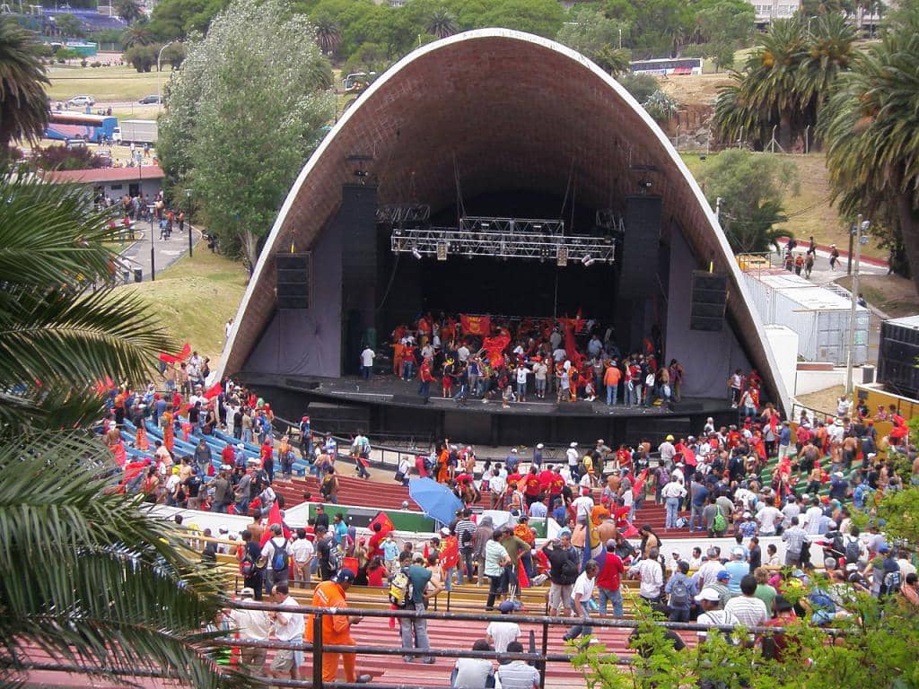 Live Music Extravaganzas
