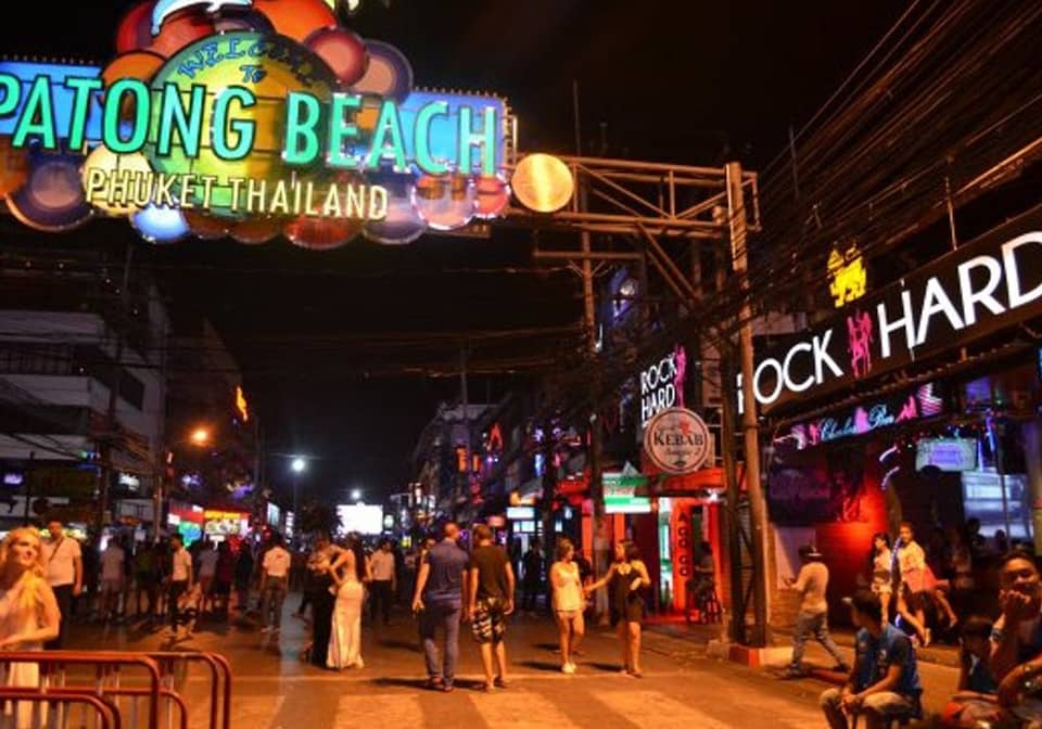 Nightlife & Dining