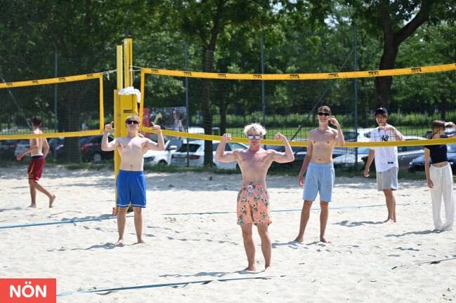 Beach Volleyball & Sports