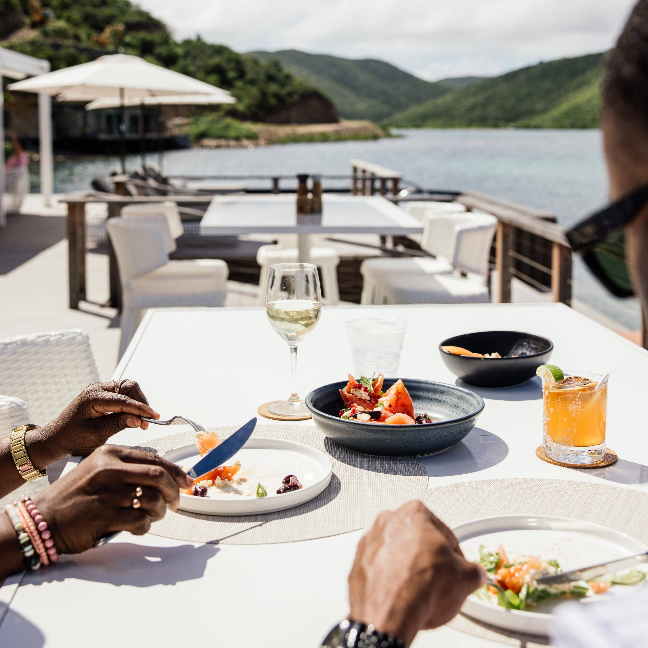 High-Class Lakeside Dining