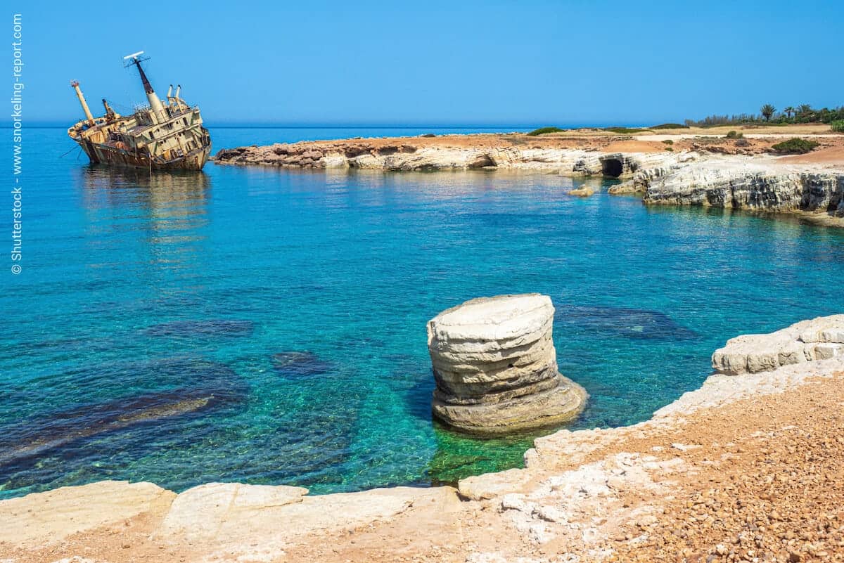 Underwater Rock Formations