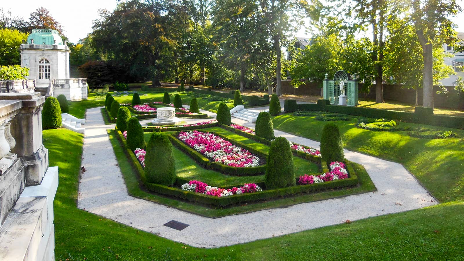 Colonial Revival Gardens
