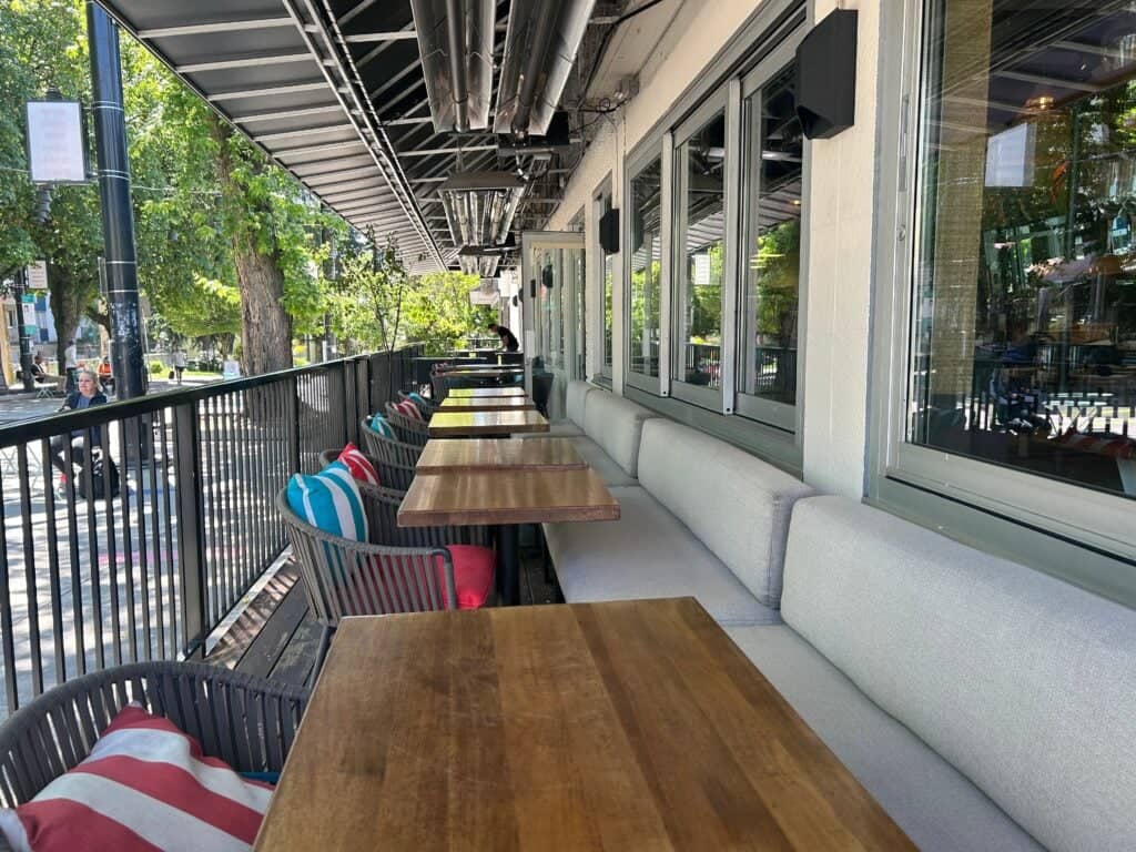 Barra Gitano Patio