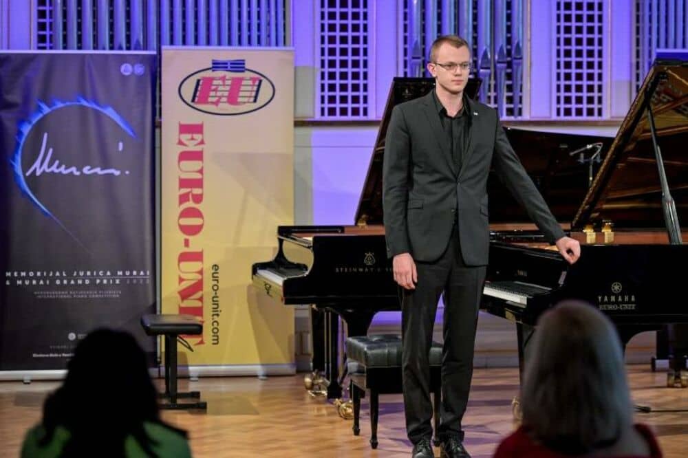 Live Piano Performances