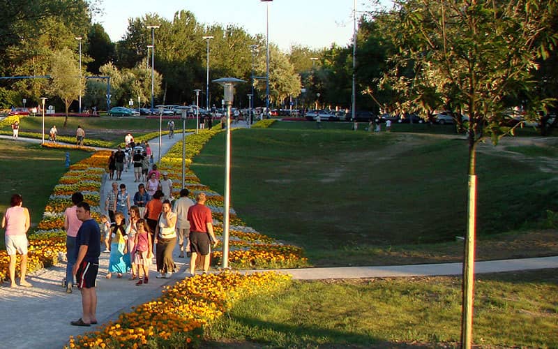 Scenic Walking & Cycling Paths