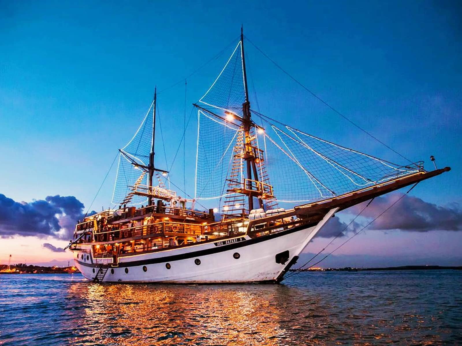 Sunset Dinner Cruises