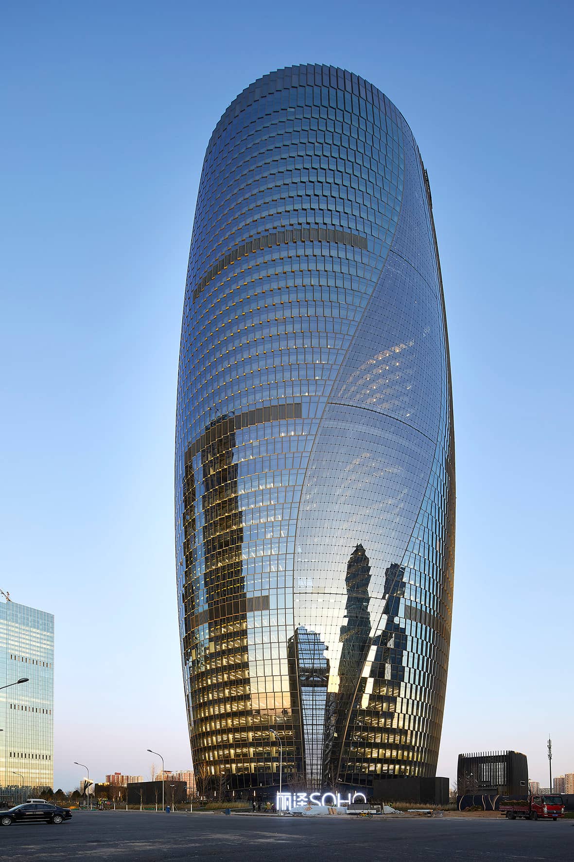 Twisting Facade
