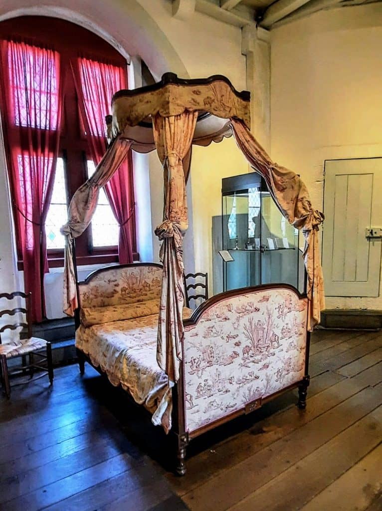 Historical Relics & Art