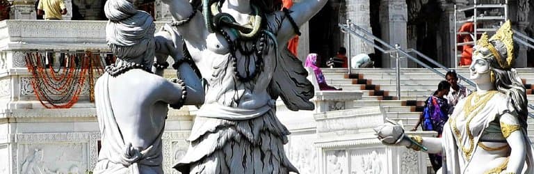 Idols of Lord Shiva & Goddess Parvati as landscaping